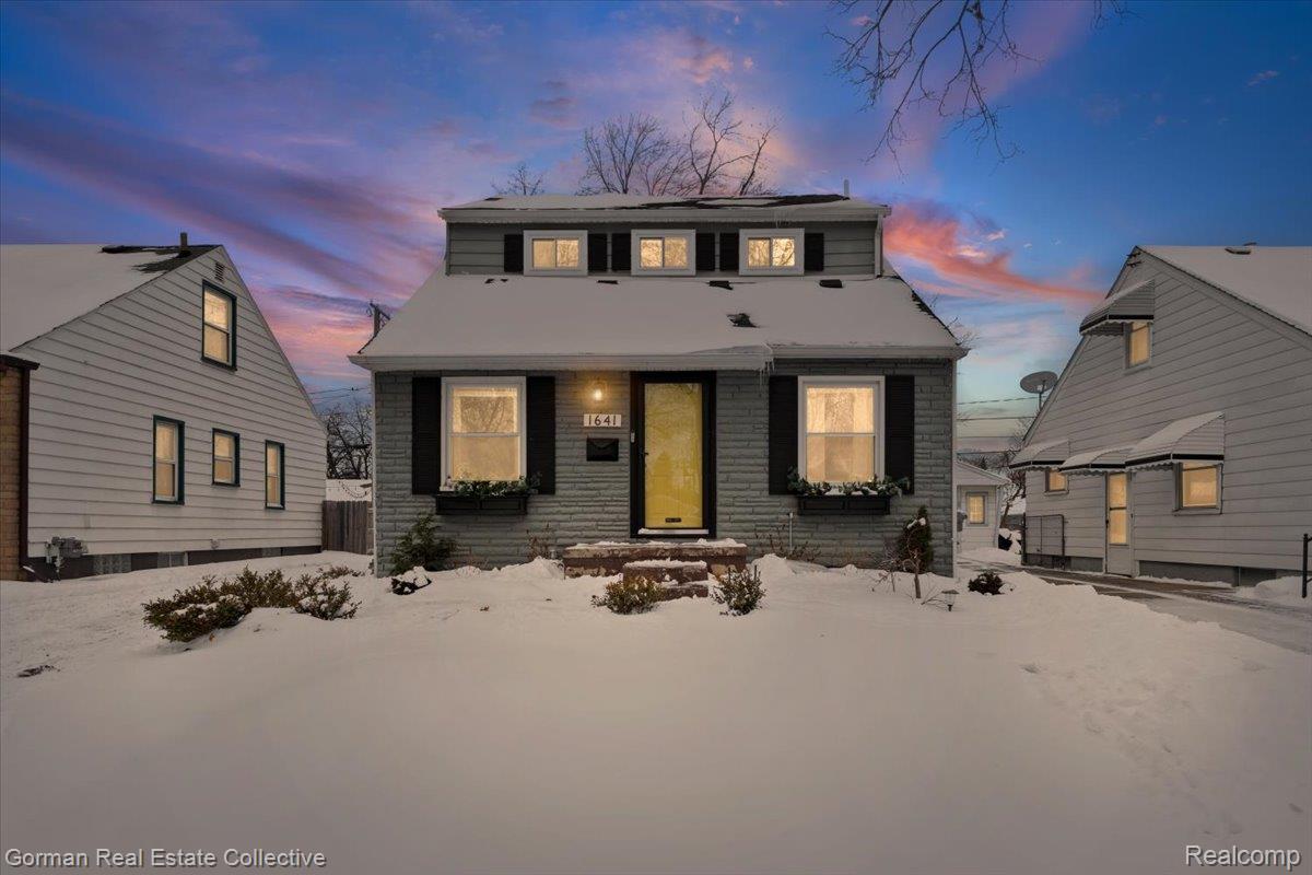 1641 Woodward Heights