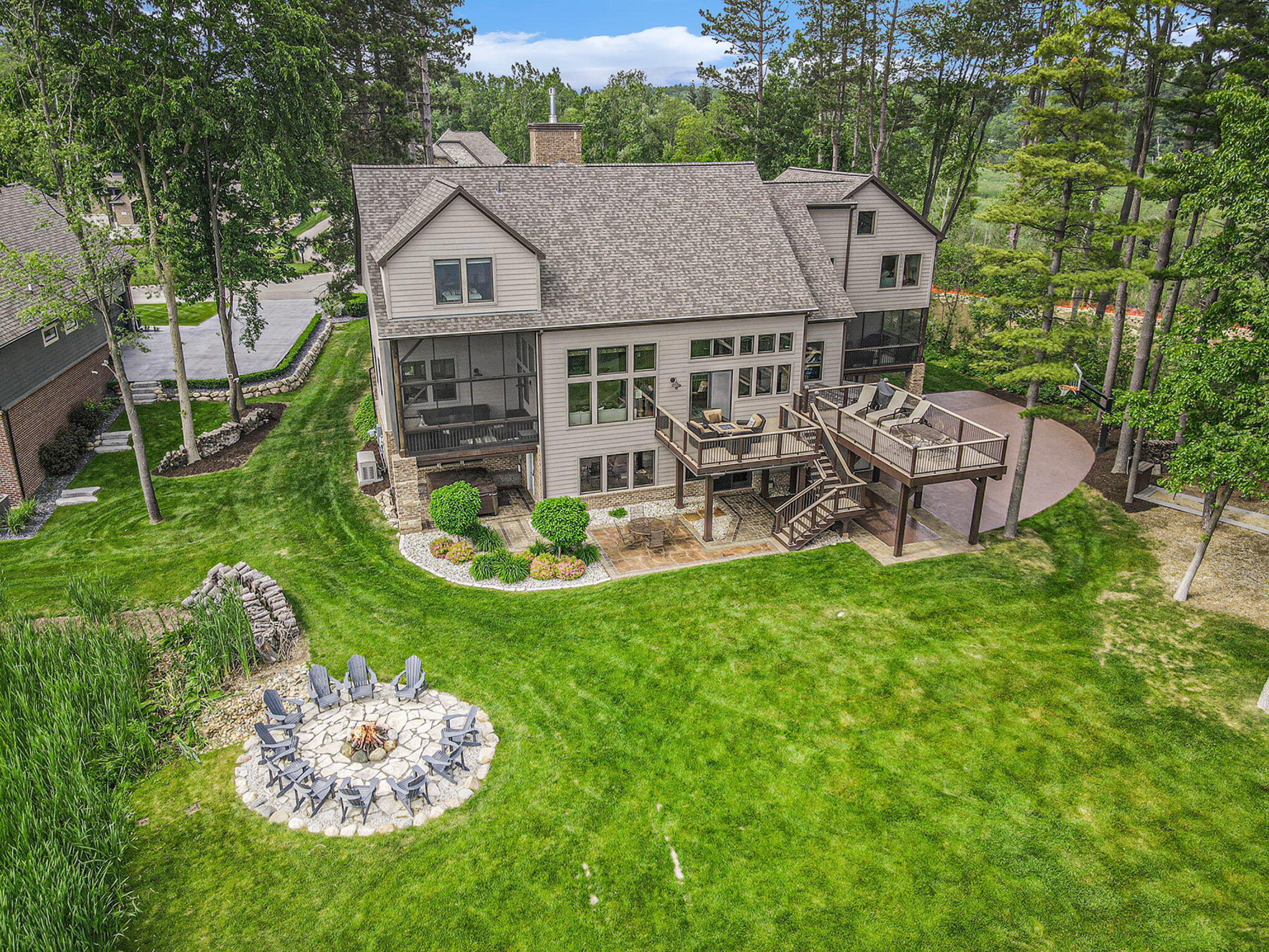 9796 Lake Edge Drive