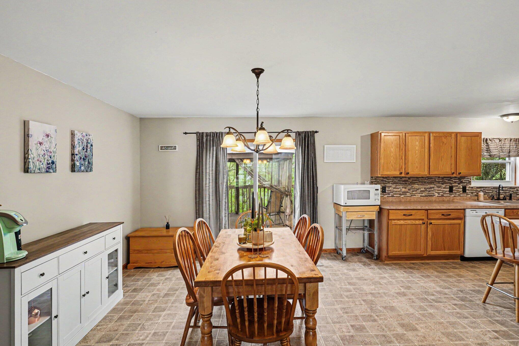 2422 Par Court