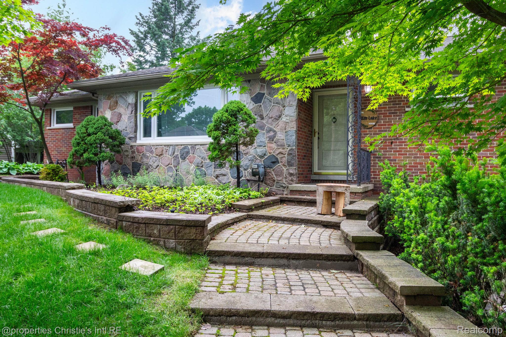 1700 Hamilton Drive
