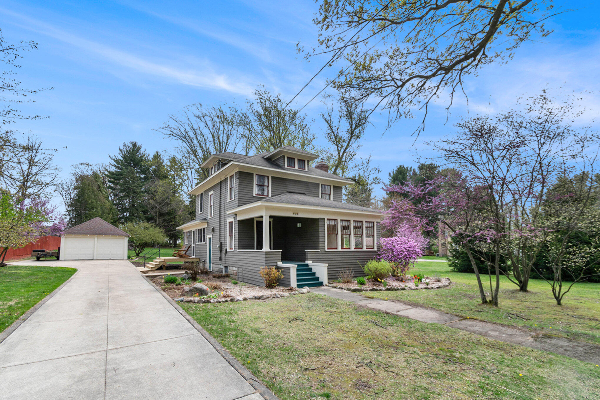 405 Main Street