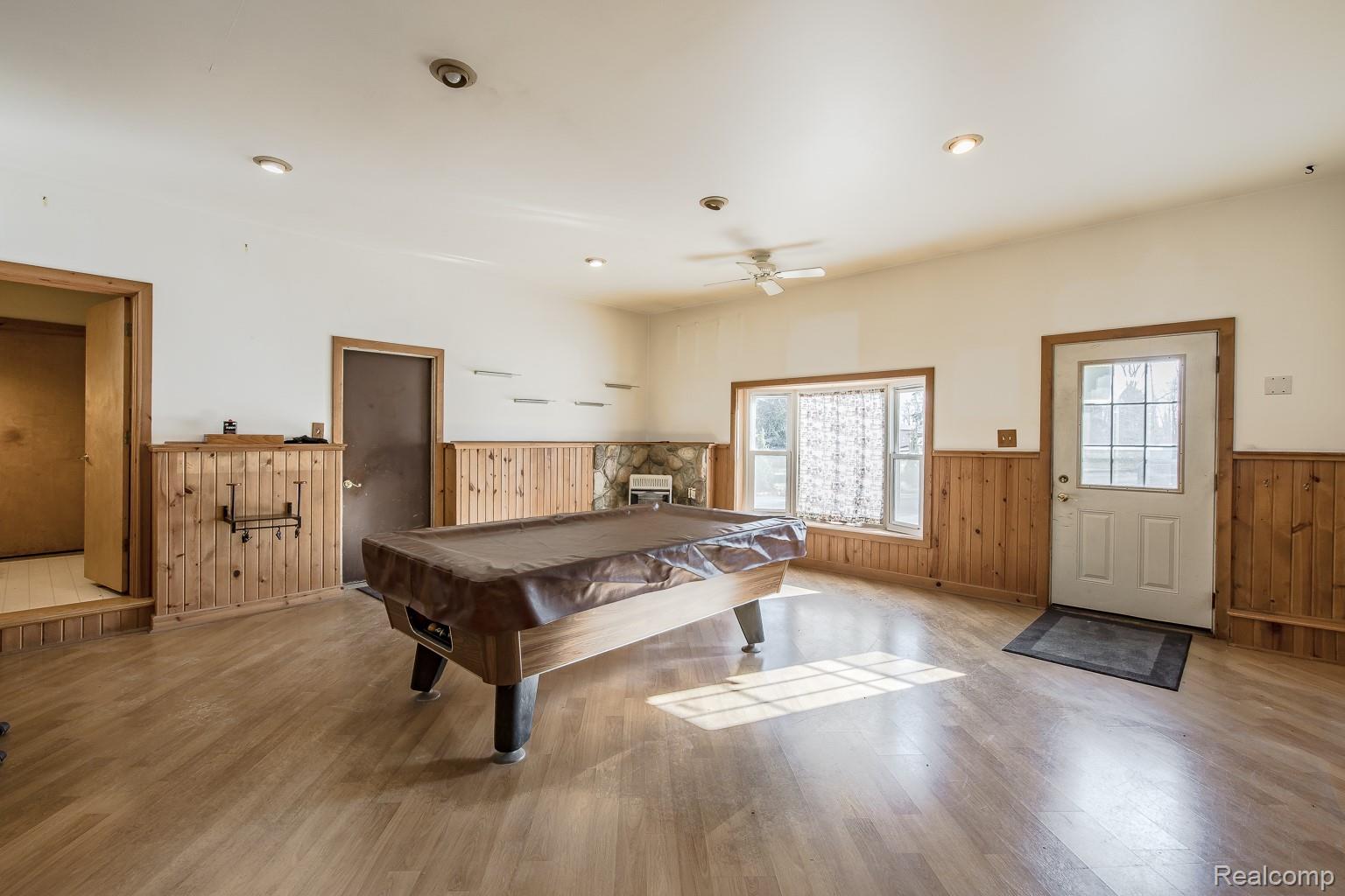 Imlay City, Michigan 48444, United States, 3 Bedrooms Bedrooms, ,2 BathroomsBathrooms,Residential,Active,248272