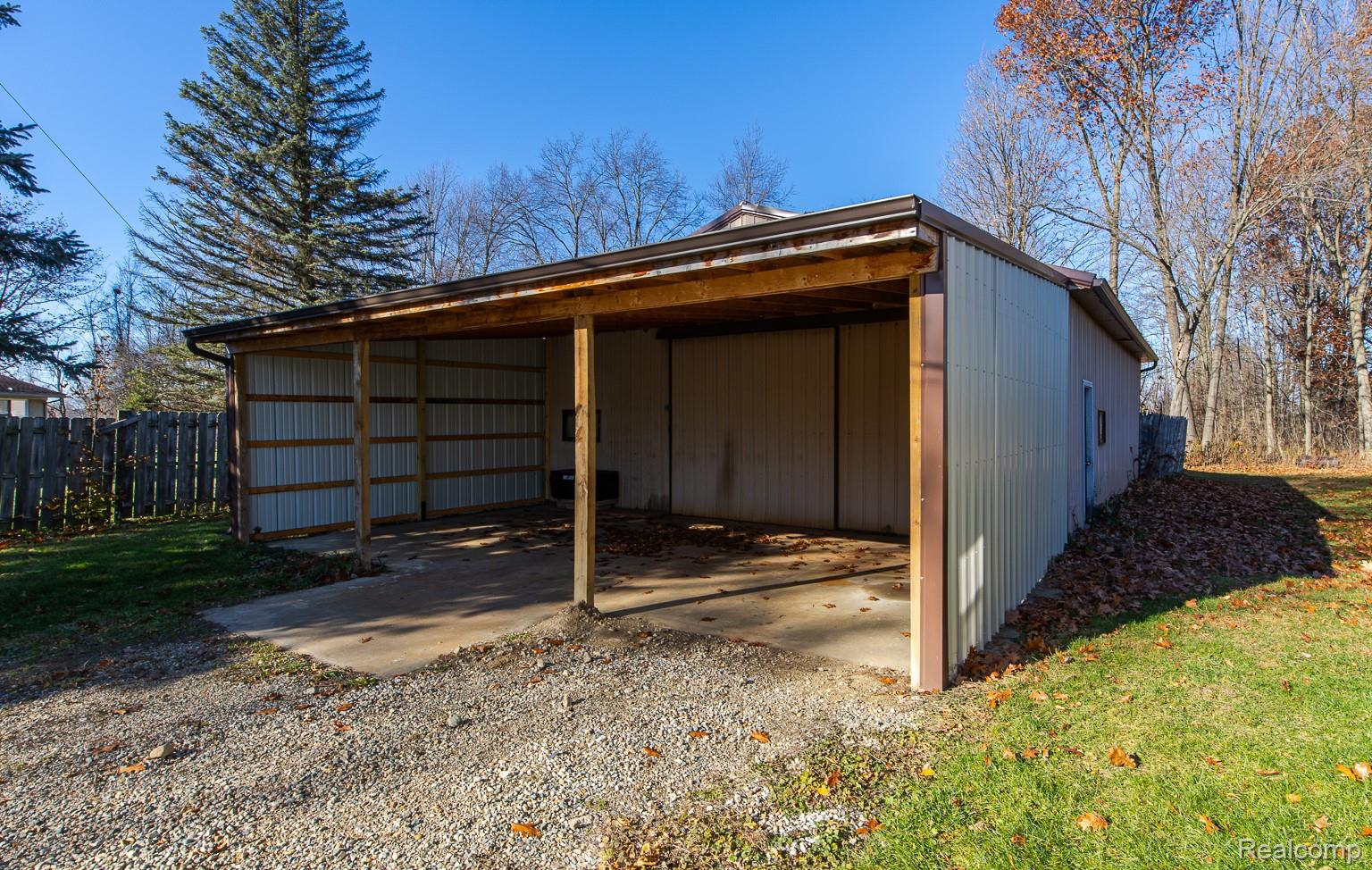 Imlay City, Michigan 48444, United States, 3 Bedrooms Bedrooms, ,2 BathroomsBathrooms,Residential,Active,248272