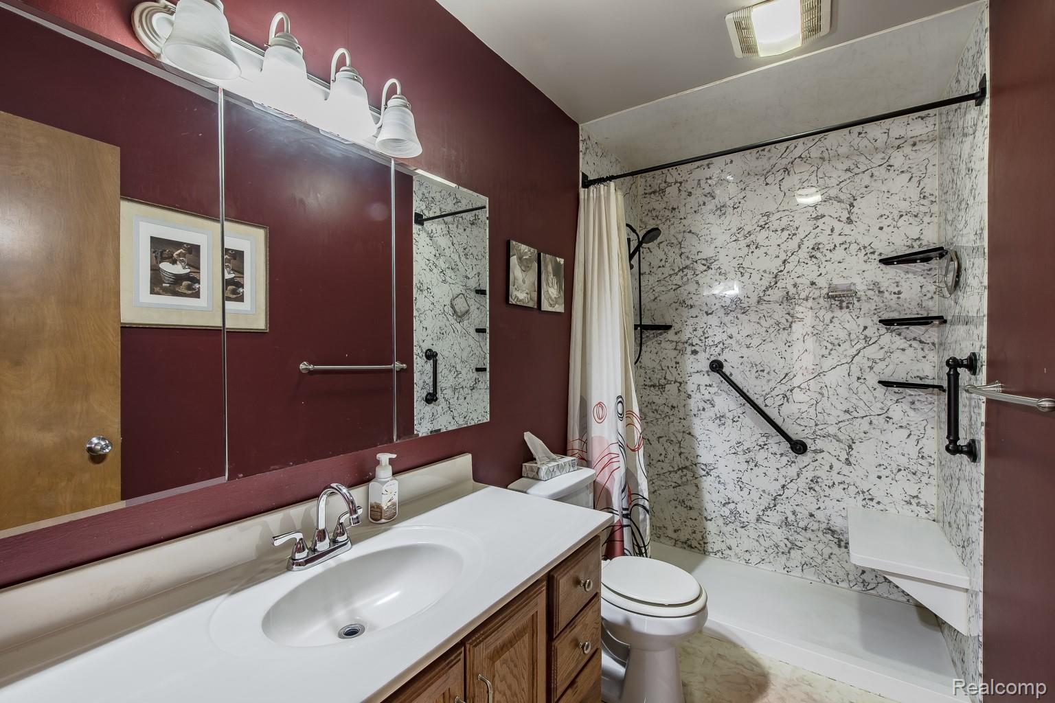 Imlay City, Michigan 48444, United States, 3 Bedrooms Bedrooms, ,2 BathroomsBathrooms,Residential,Active,248272