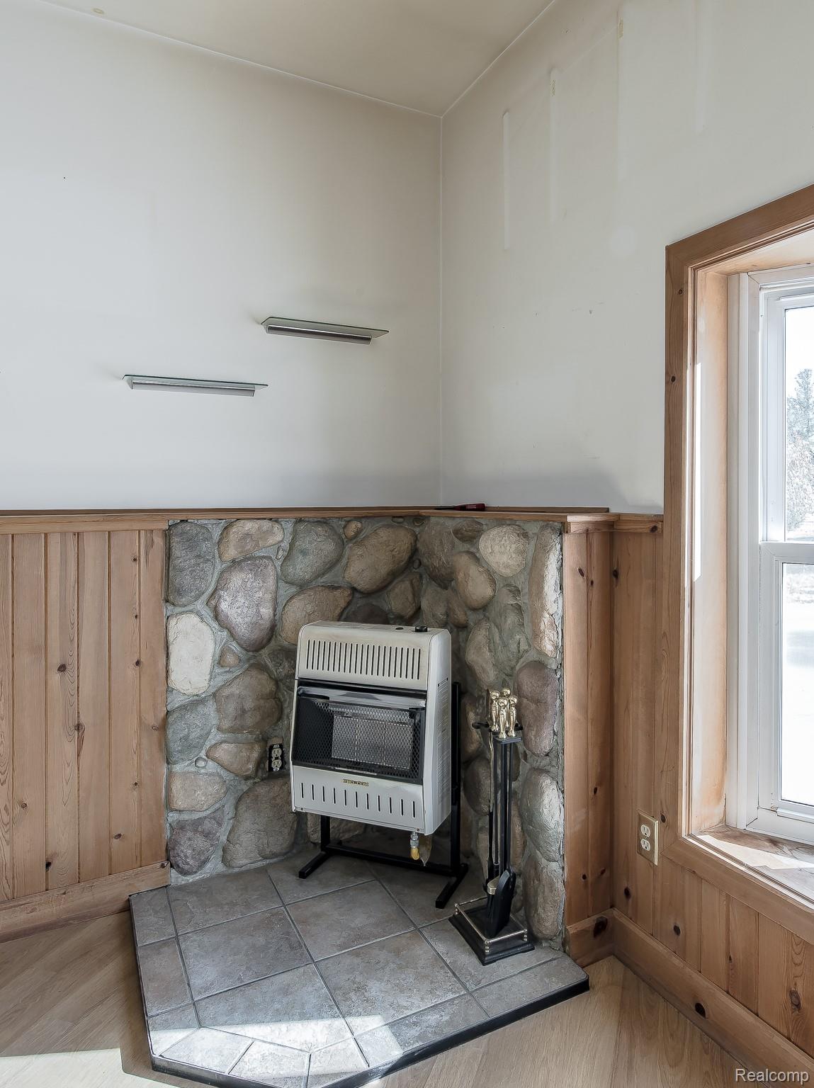 Imlay City, Michigan 48444, United States, 3 Bedrooms Bedrooms, ,2 BathroomsBathrooms,Residential,Active,248272