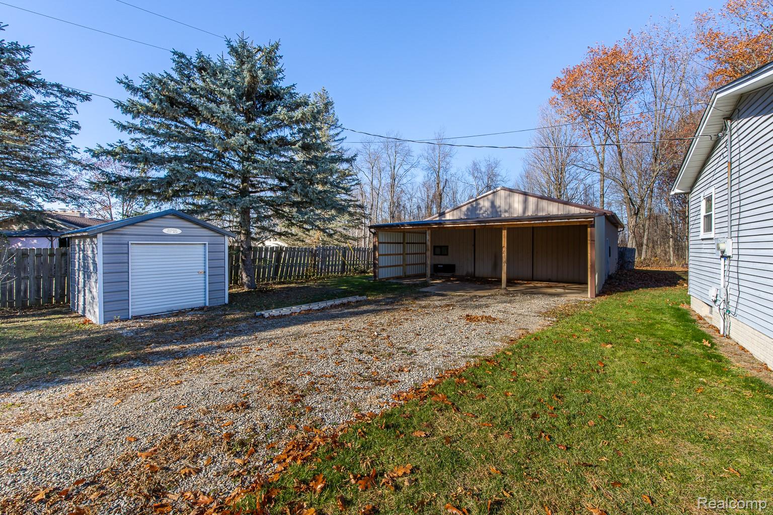 Imlay City, Michigan 48444, United States, 3 Bedrooms Bedrooms, ,2 BathroomsBathrooms,Residential,Active,248272