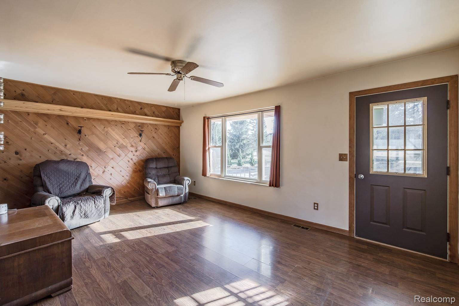 Imlay City, Michigan 48444, United States, 3 Bedrooms Bedrooms, ,2 BathroomsBathrooms,Residential,Active,248272