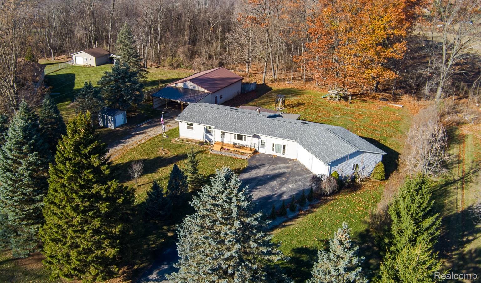 Imlay City, Michigan 48444, United States, 3 Bedrooms Bedrooms, ,2 BathroomsBathrooms,Residential,Active,248272