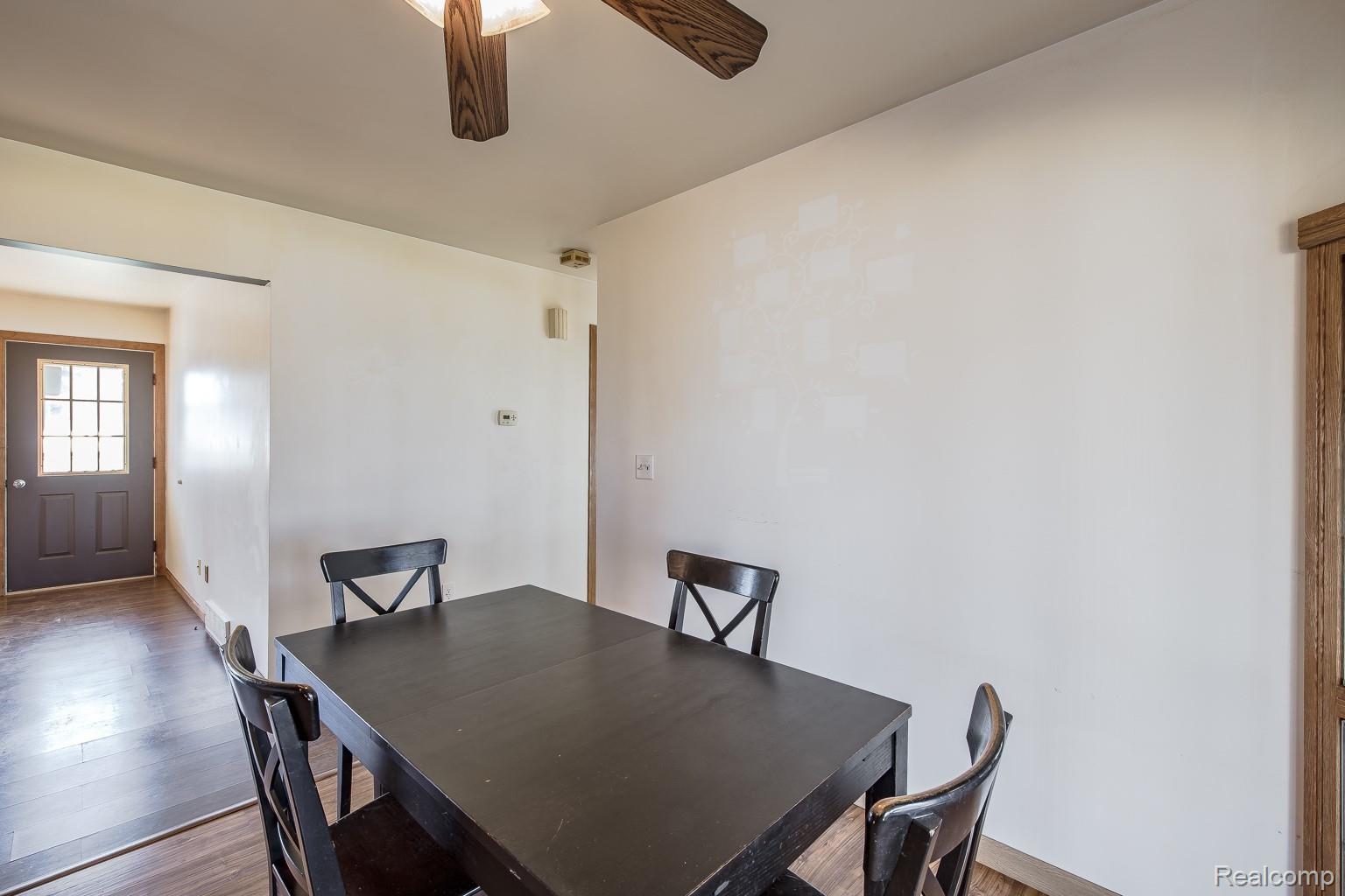 Imlay City, Michigan 48444, United States, 3 Bedrooms Bedrooms, ,2 BathroomsBathrooms,Residential,Active,248272