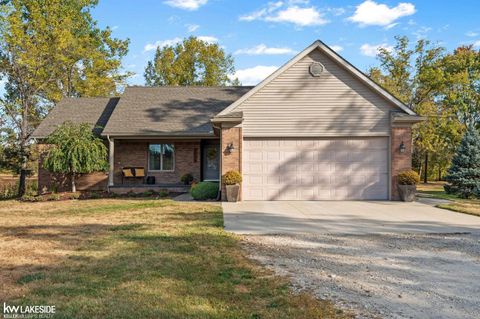 Photo of 13271 31 Mile Road, Washington Township, MI 48095 (MLS # 58050190939)