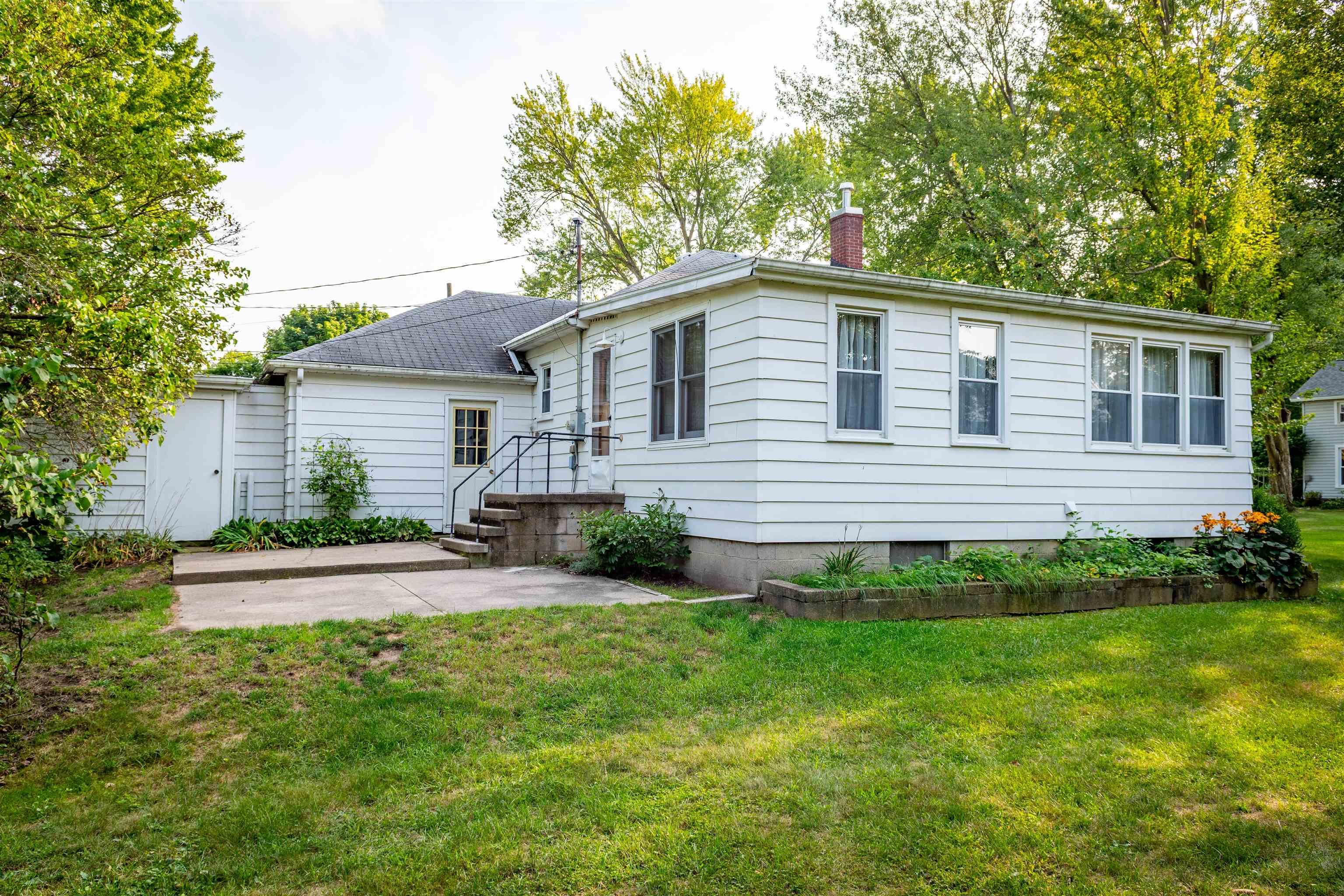 121 E Maple Street