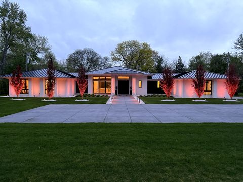 4144 ROUGE CIRCLE Drive Troy City Oakland MI 48098