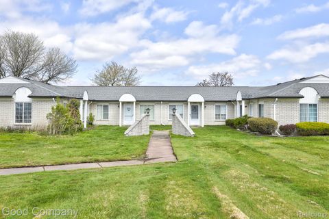 32832 Meadowbrook Lane 81 Warren City MI 48093