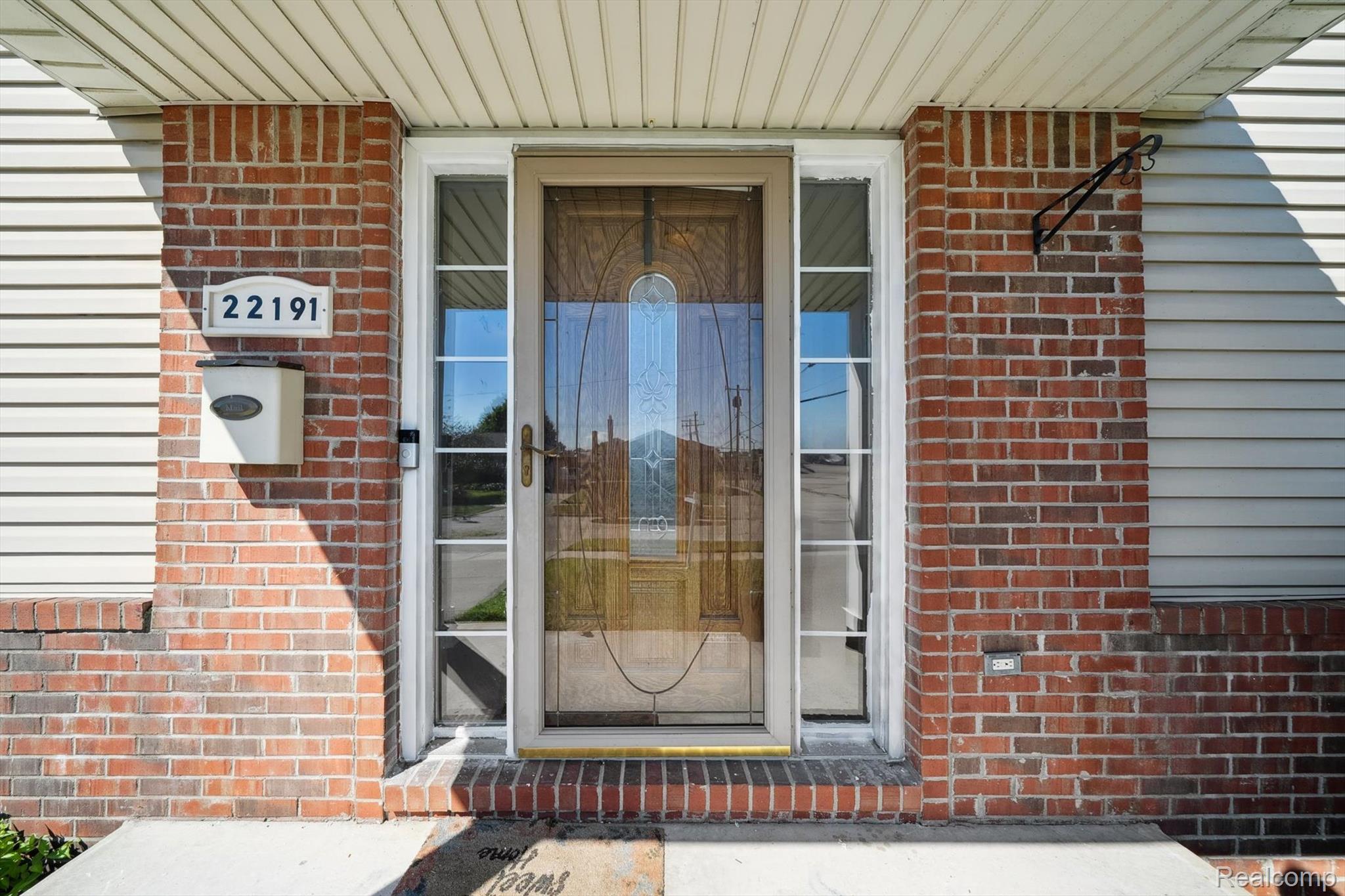 22191 Ridgedale Street