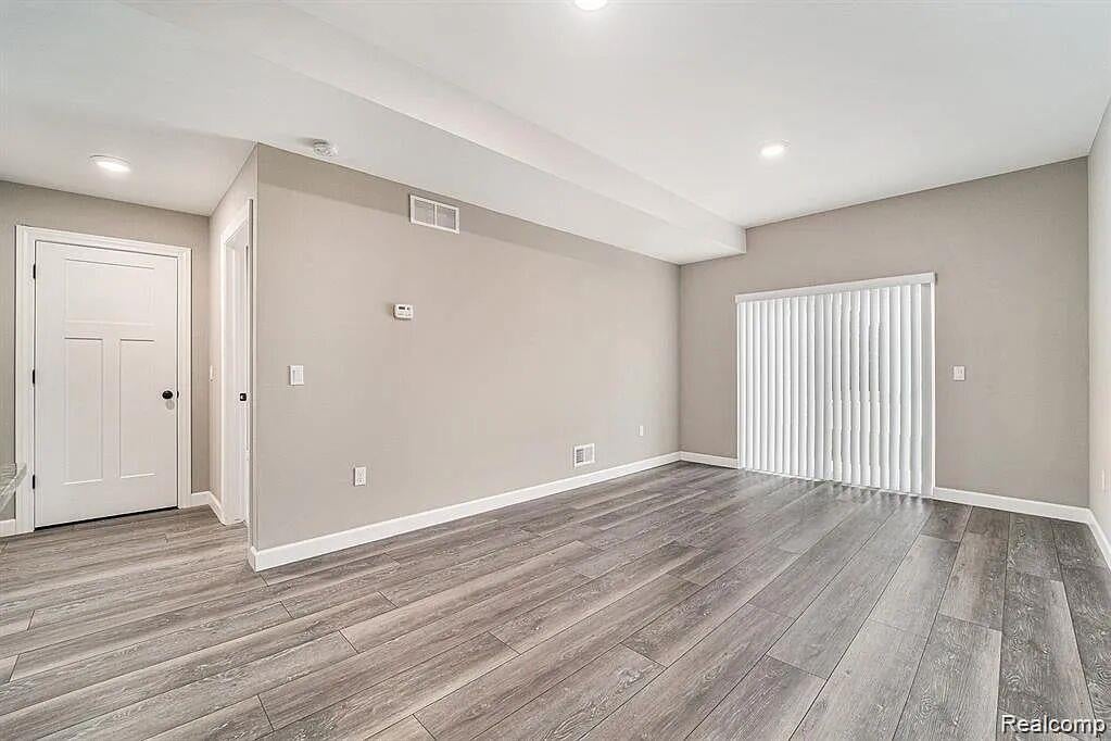 1241 E WOODWARD HEIGHTS Boulevard