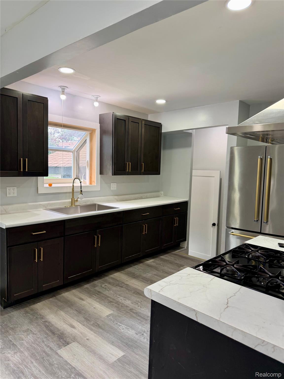 22442 W Chicago
