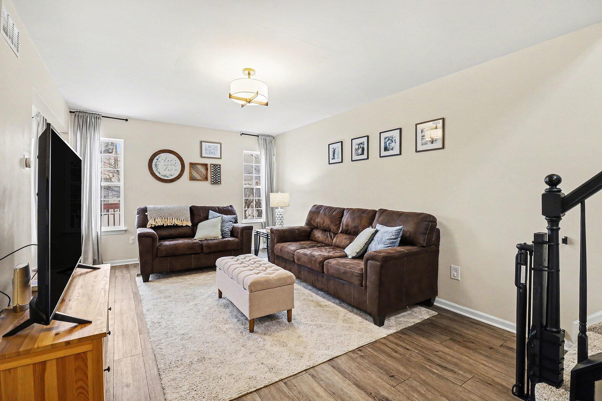 4275 Hunters Circle W