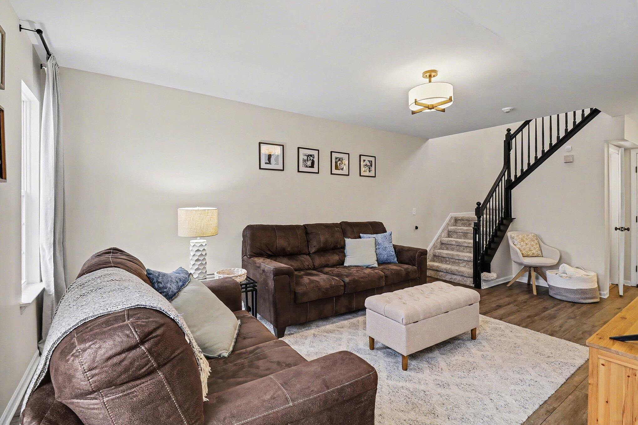 4275 Hunters Circle W