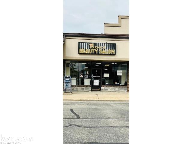 13375 15 Mile Rd Road