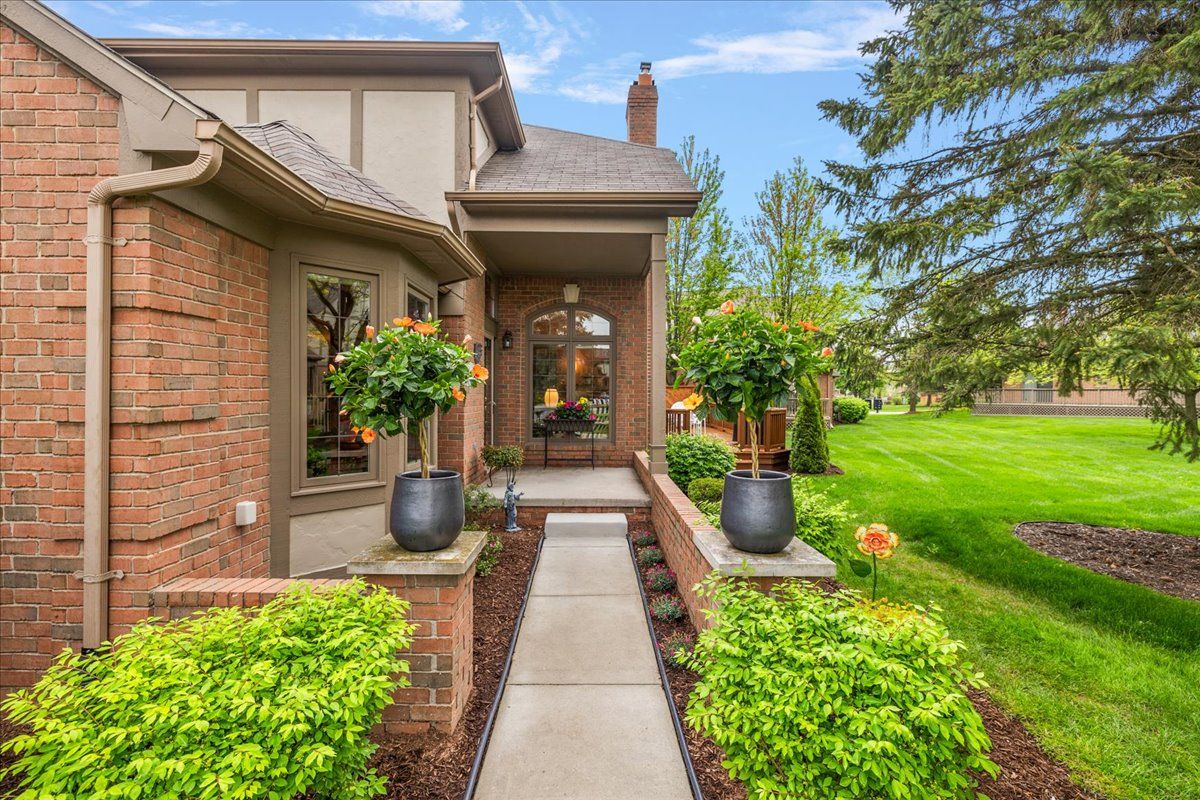 54700 Kingsley Court