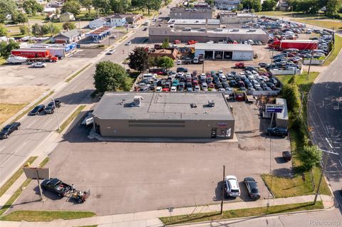 209 Northbound Gratiot Avenue Mt Clemens City MI 48043