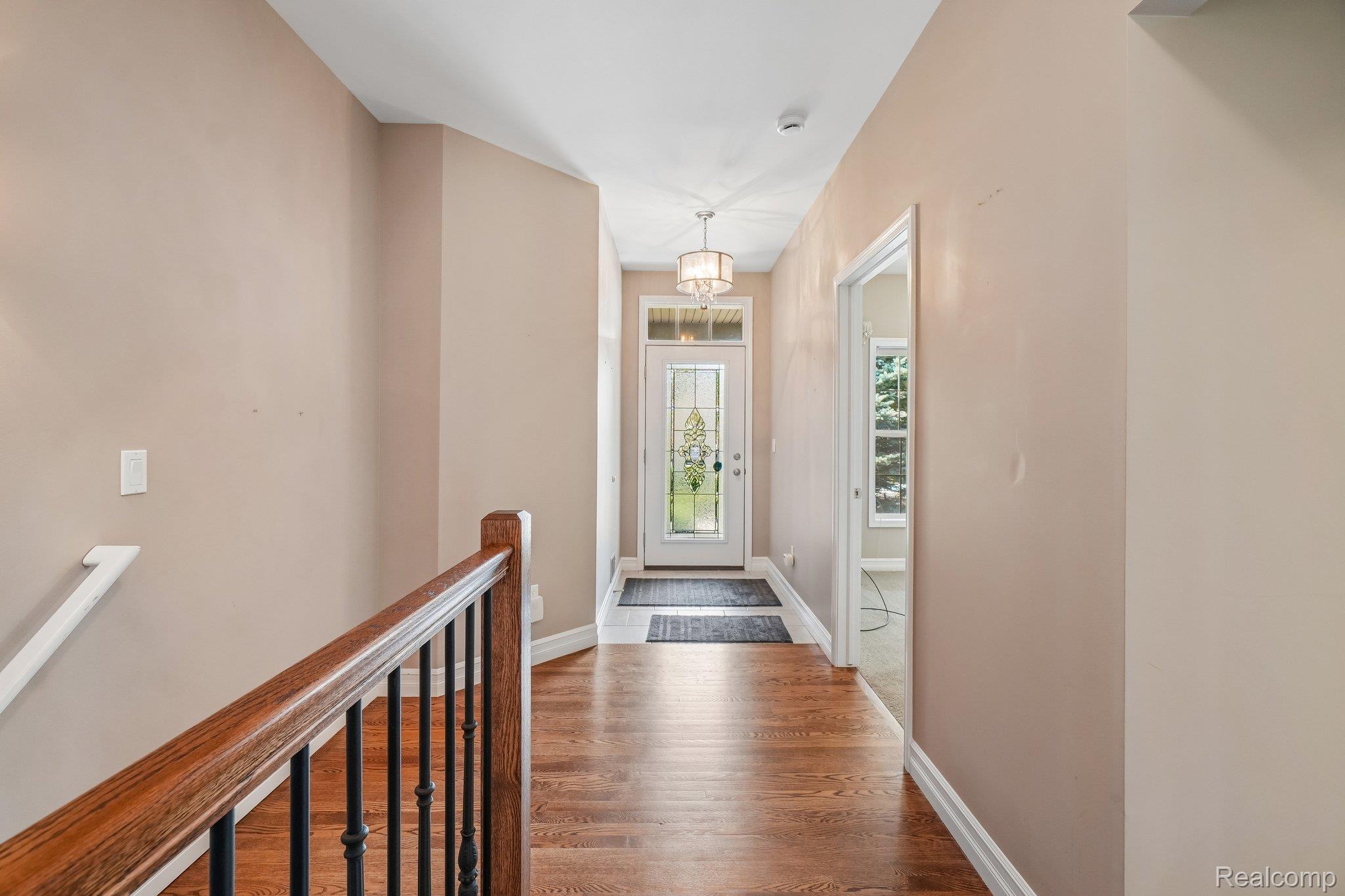 1225 Cambridge Circle