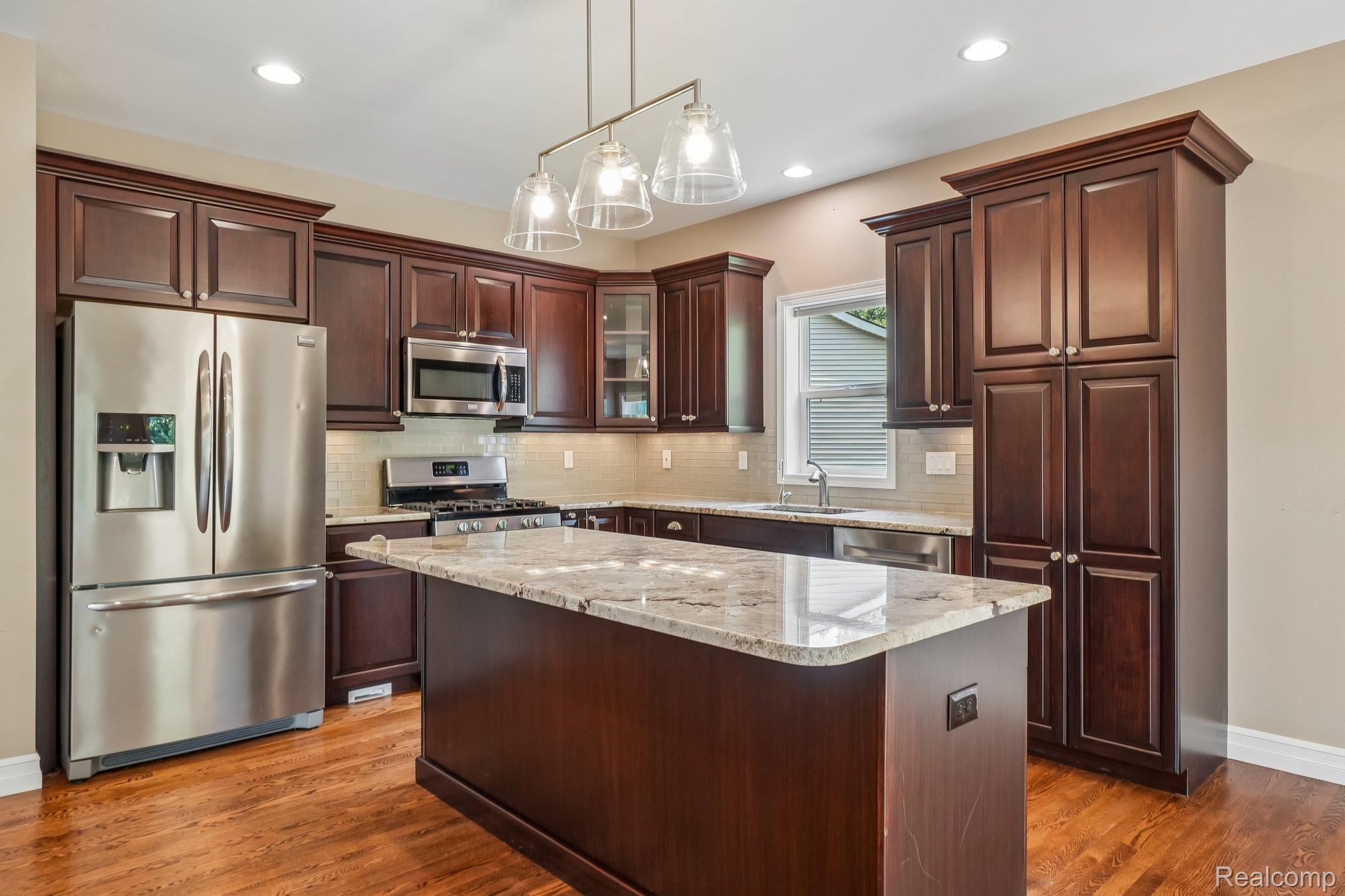 1225 Cambridge Circle