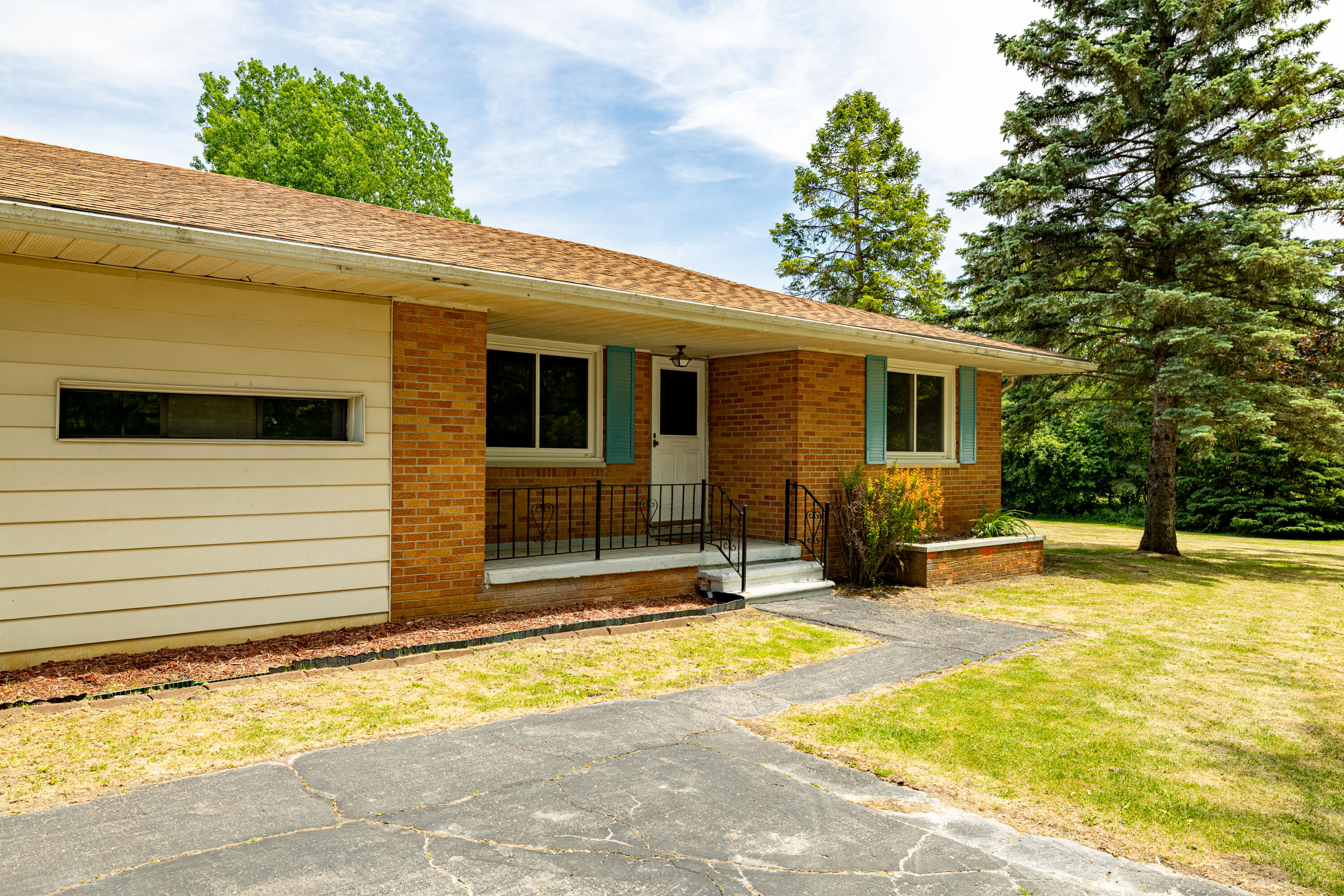 6272 Earhart Road