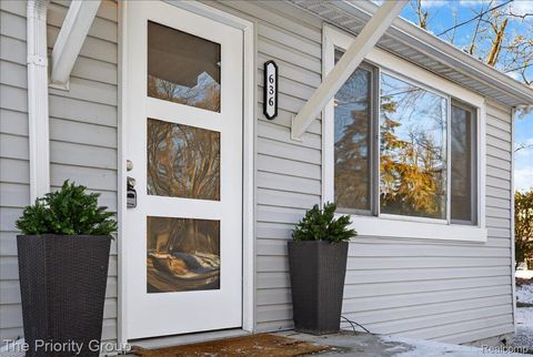 636 Lakeview Drive White Lake Charter Township MI 48386