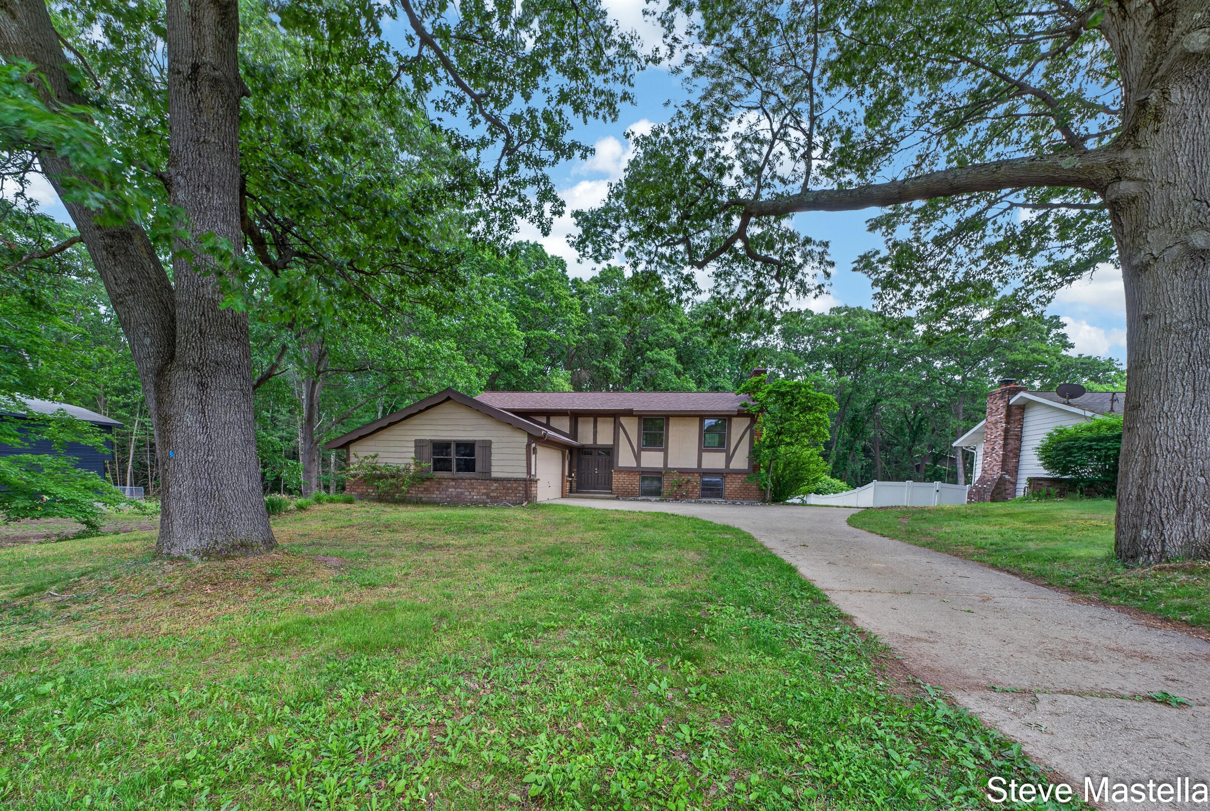18746 N Fruitport Road