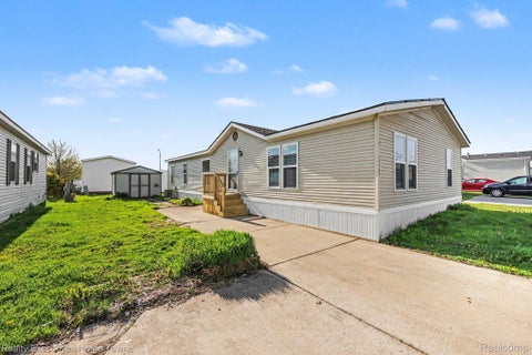Photo for 59587 Susan Ln N.
