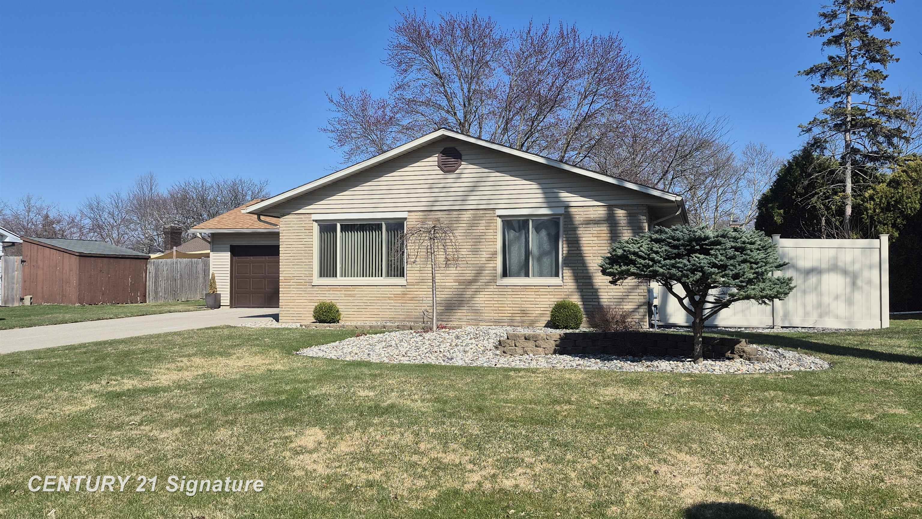 652 N Frost Drive