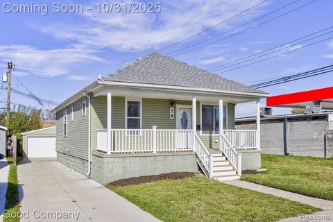 28 W Jarvis Avenue Hazel Park City MI 48030