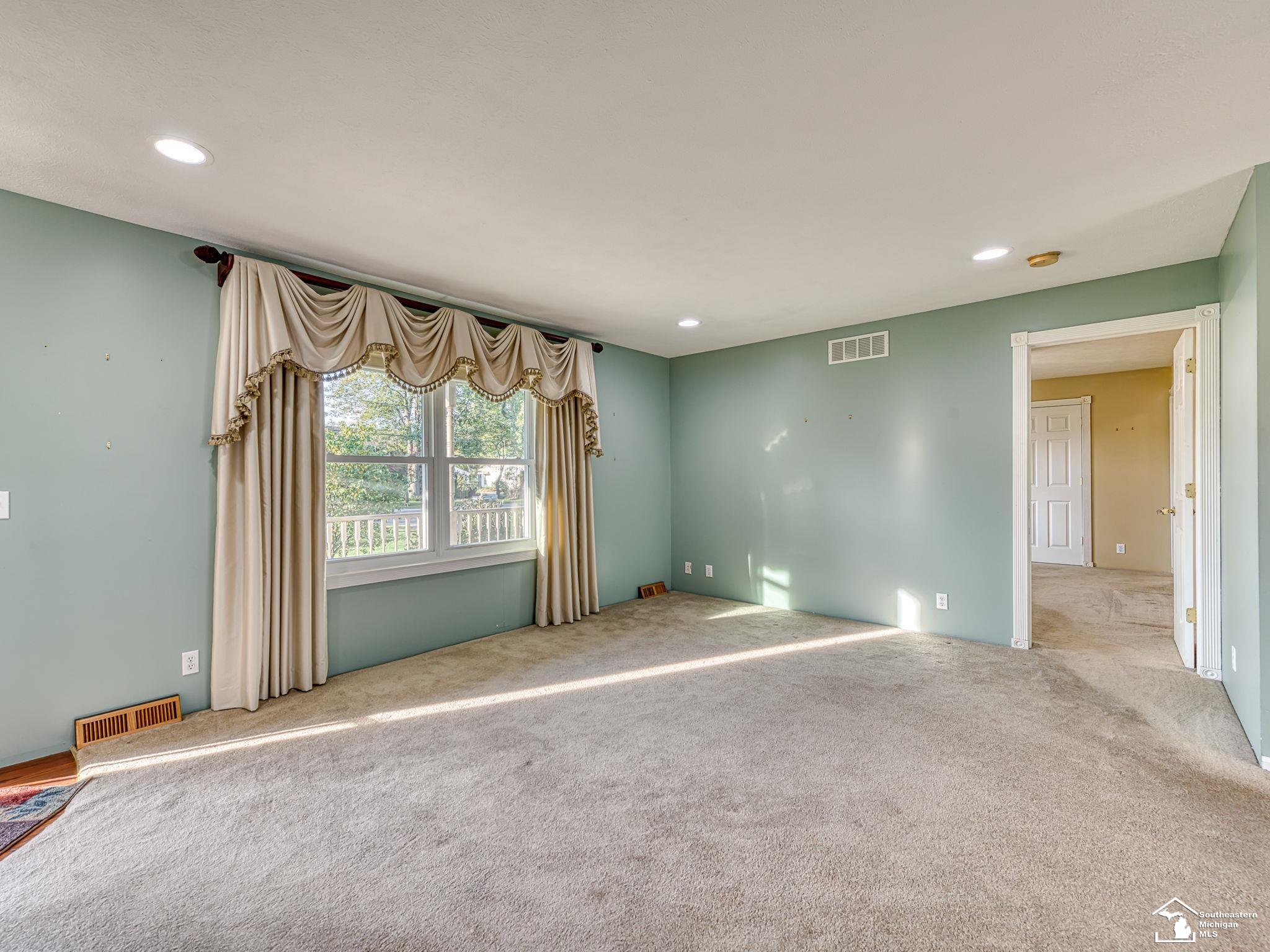 1858 W Albain Road