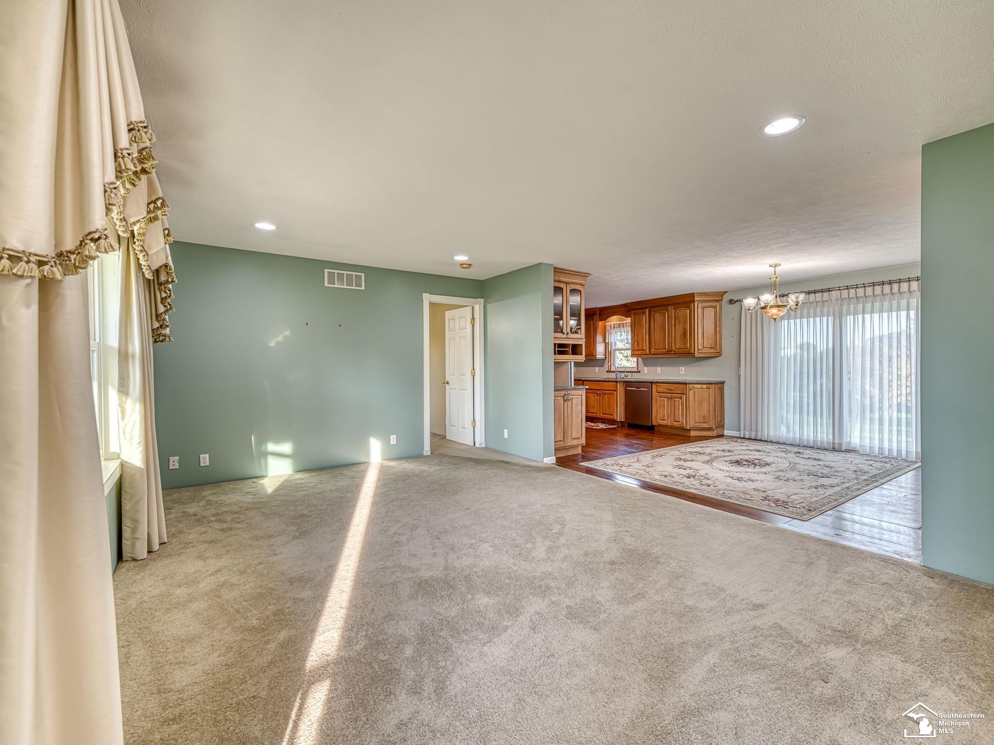 1858 W Albain Road