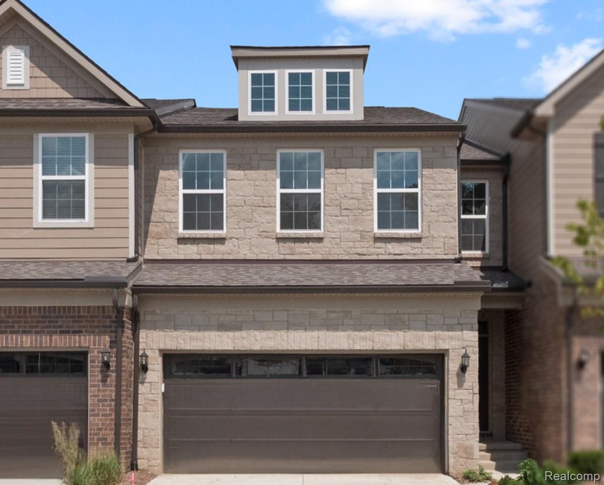 1777 Addison Circle