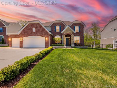 903 Leafdale Drive Rochester City MI 48307