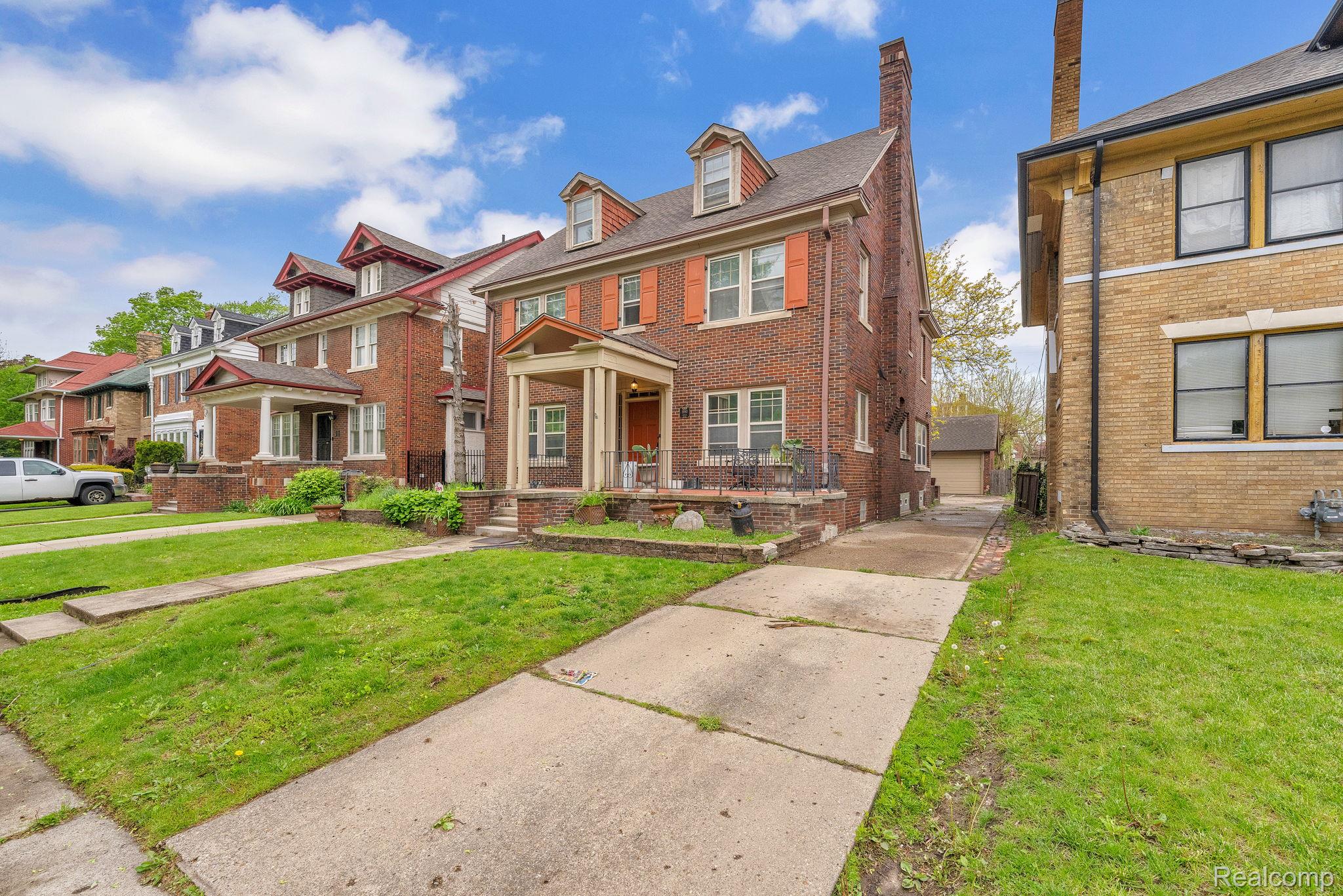 1990 Edison Street