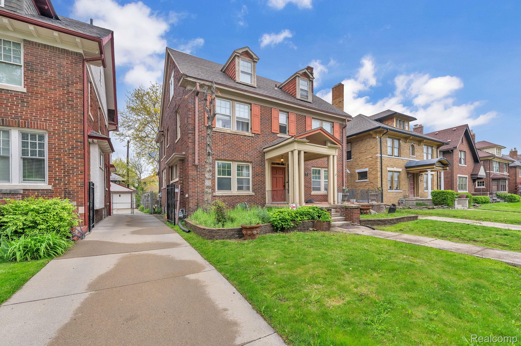 1990 Edison Street