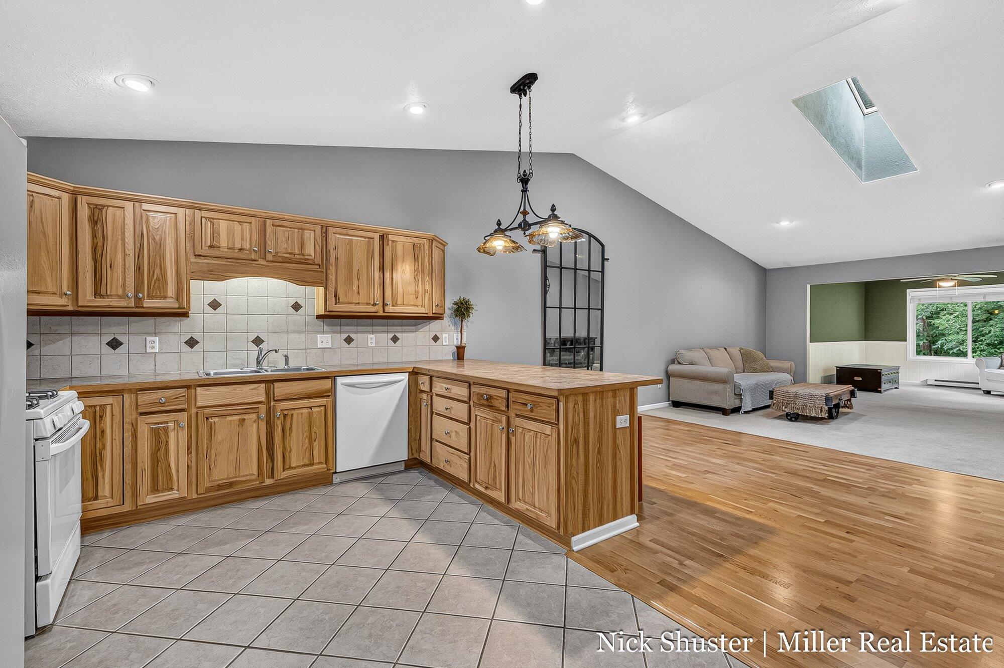 712 Riverwalk Street 11