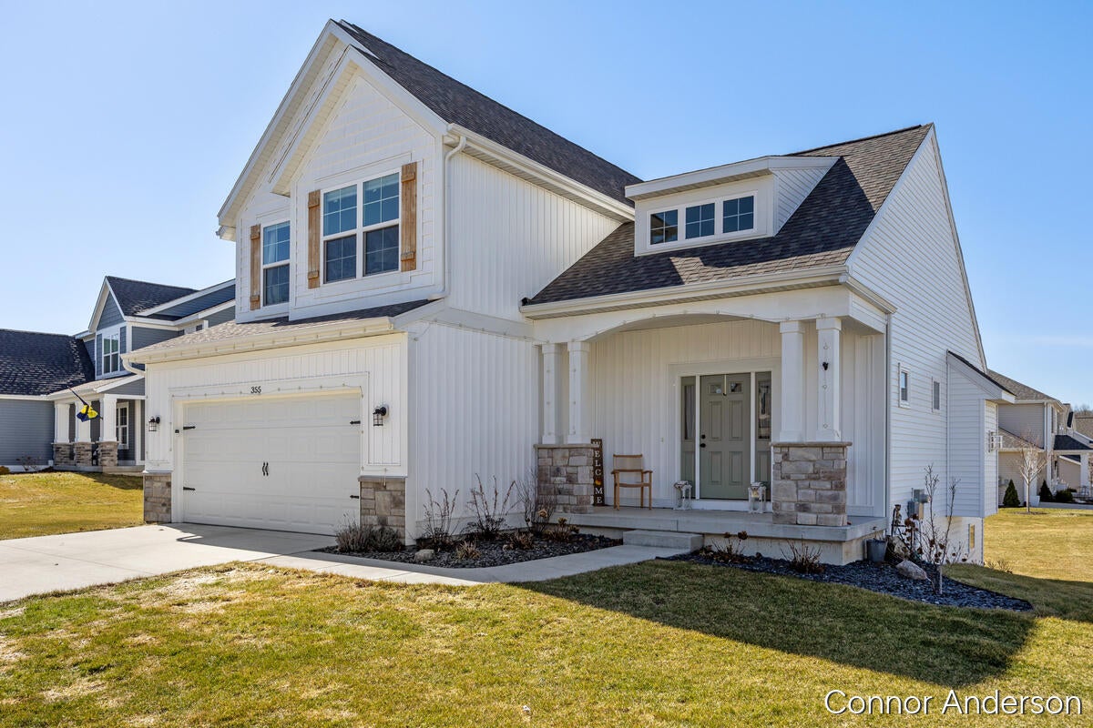 355 Elstar Court NE