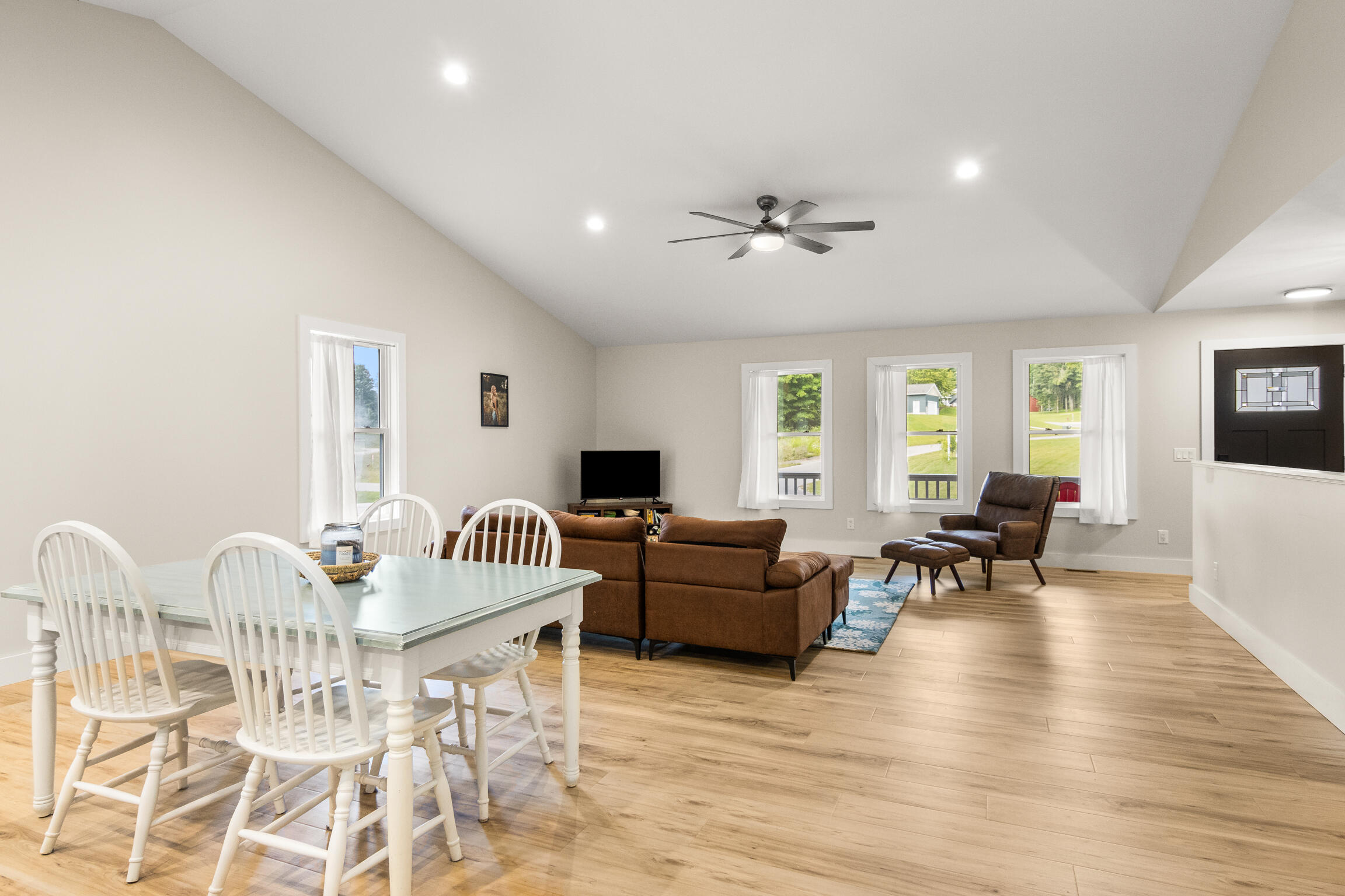 1132 Farmington Drive