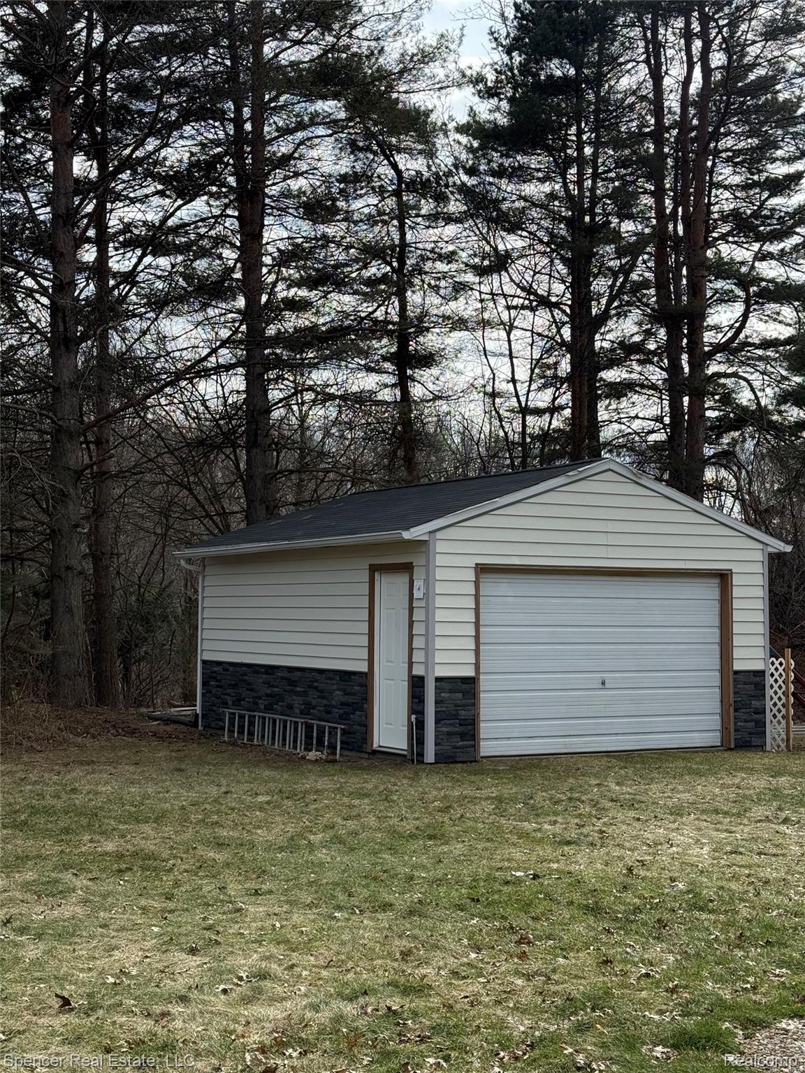 5049 Smokey Hollow Lane