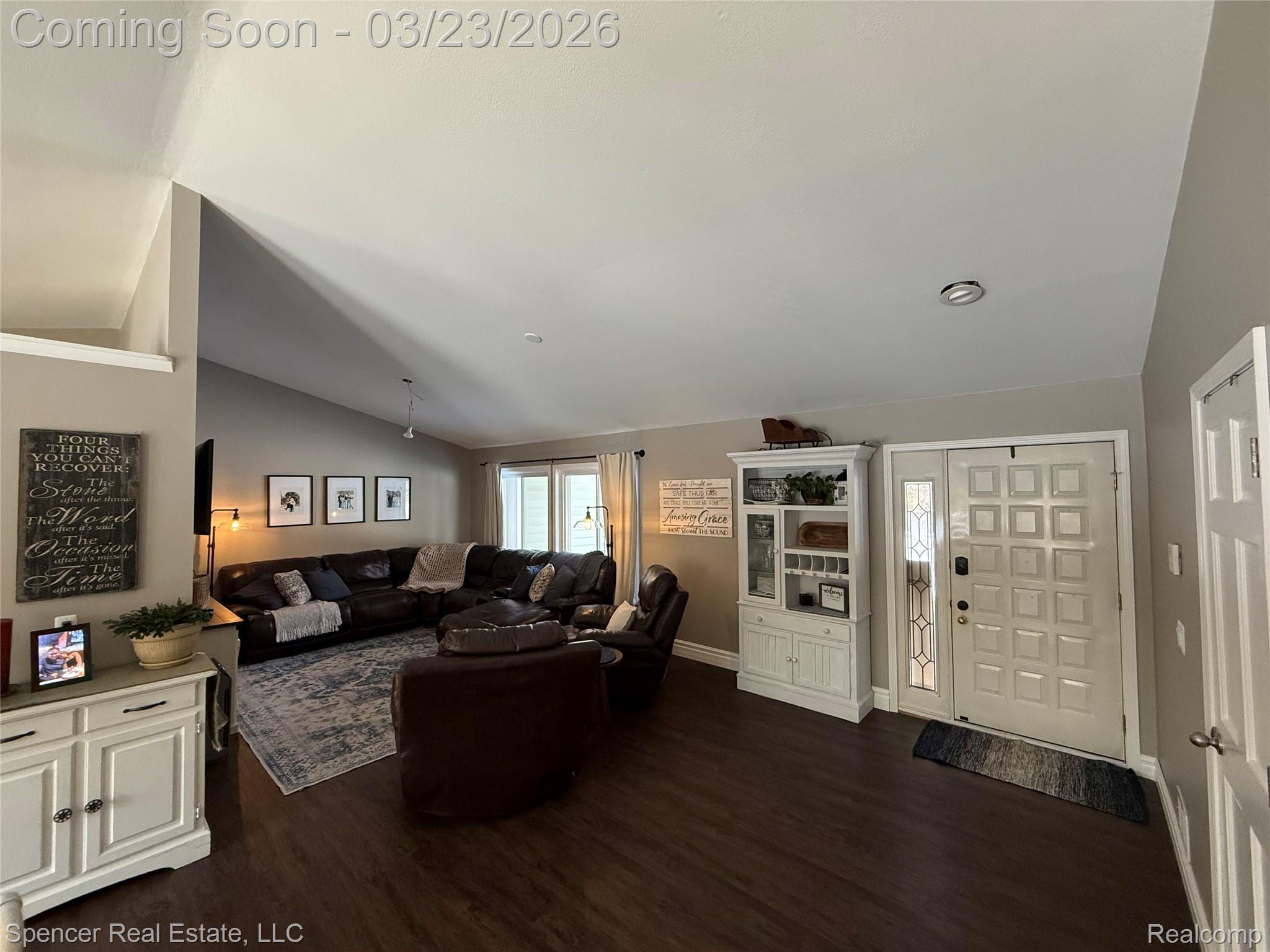 5049 Smokey Hollow Lane