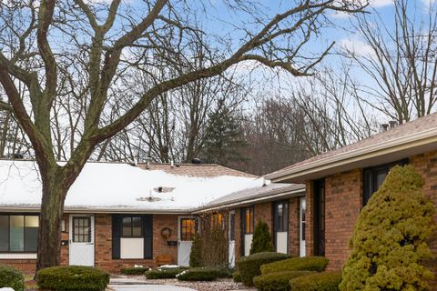 Photo of 19 Old Mill Dr #19, Holland City, MI 49423 (MLS # 71025062420)