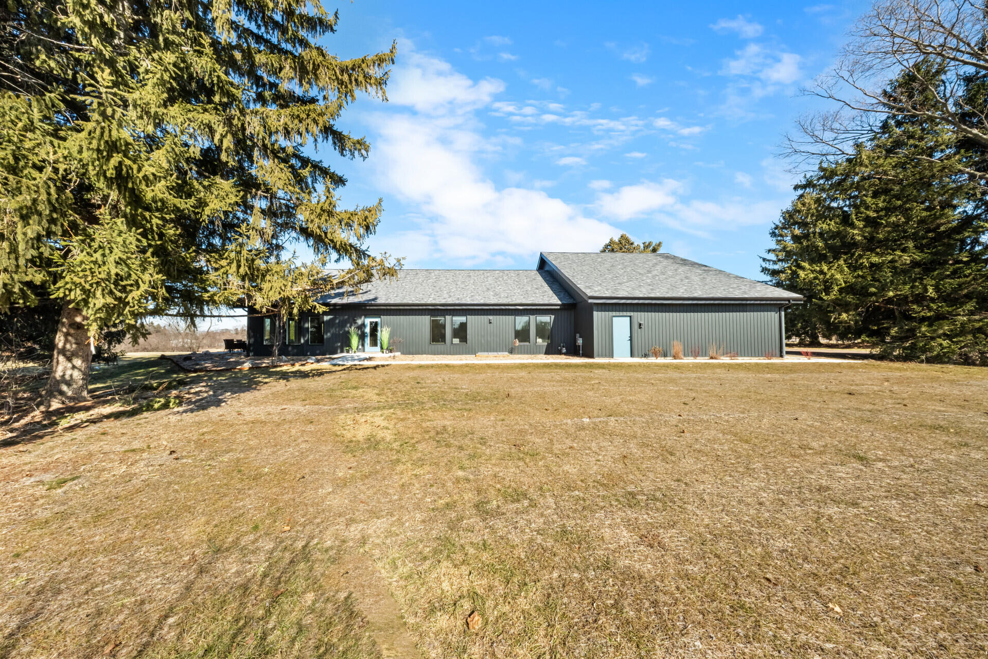 3961 Hickory Hollow Drive