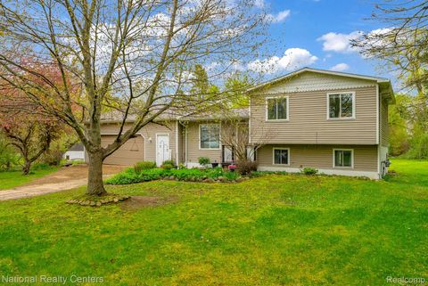 2230 Stonesthrow Drive Oregon Township MI 48446