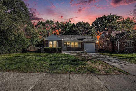 2368 Allard Avenue Grosse Pointe Woods City MI 48236