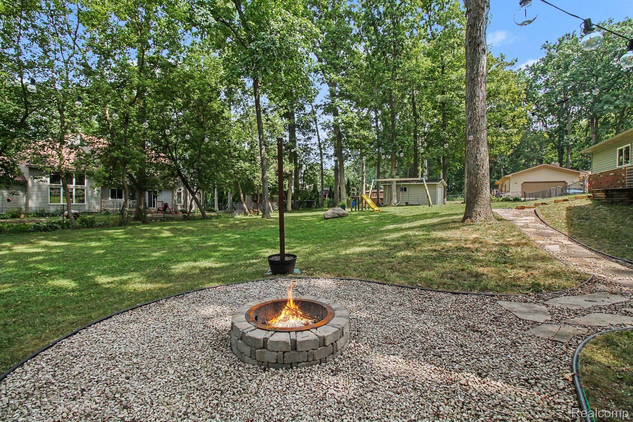 835 Oakgrove