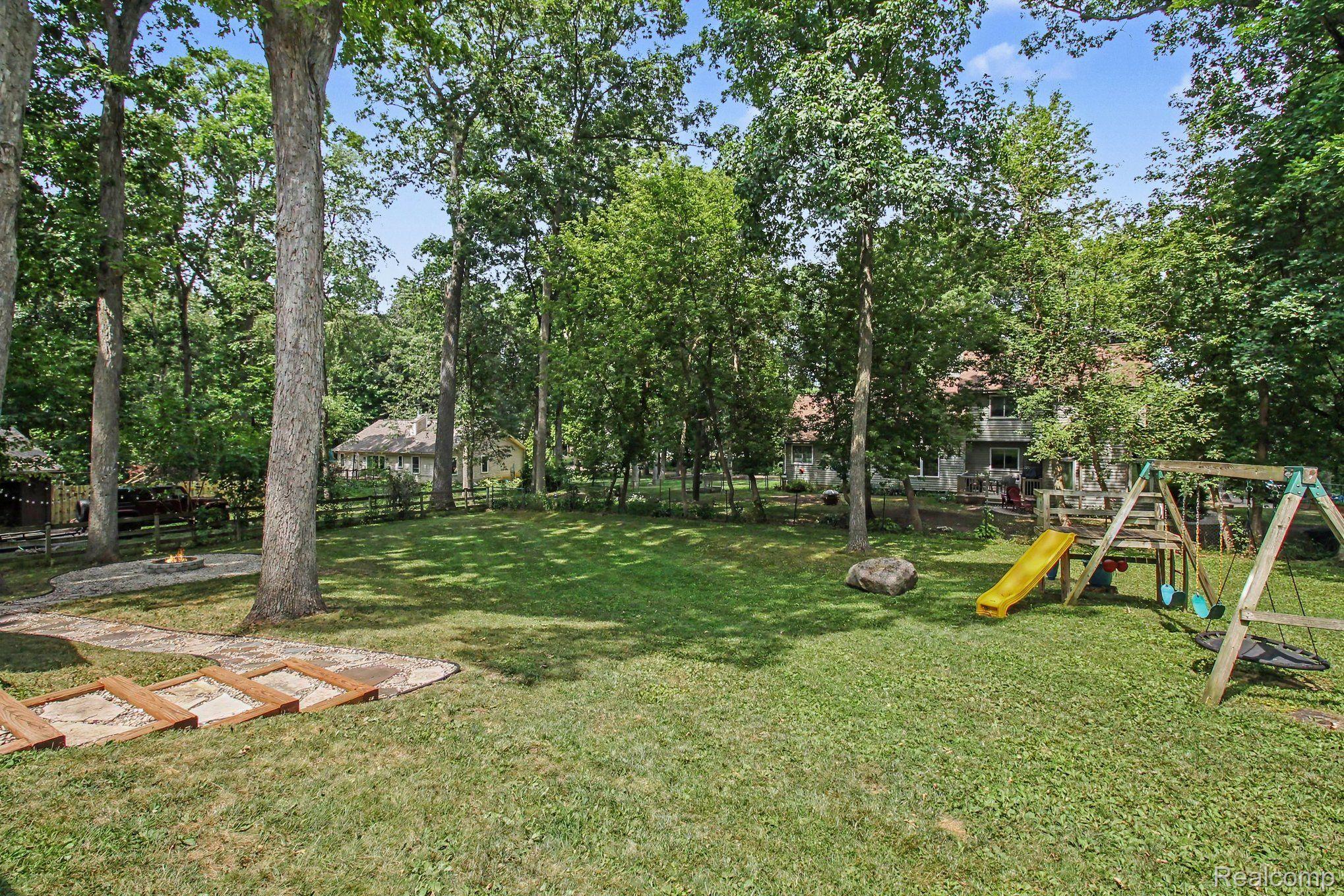 835 Oakgrove
